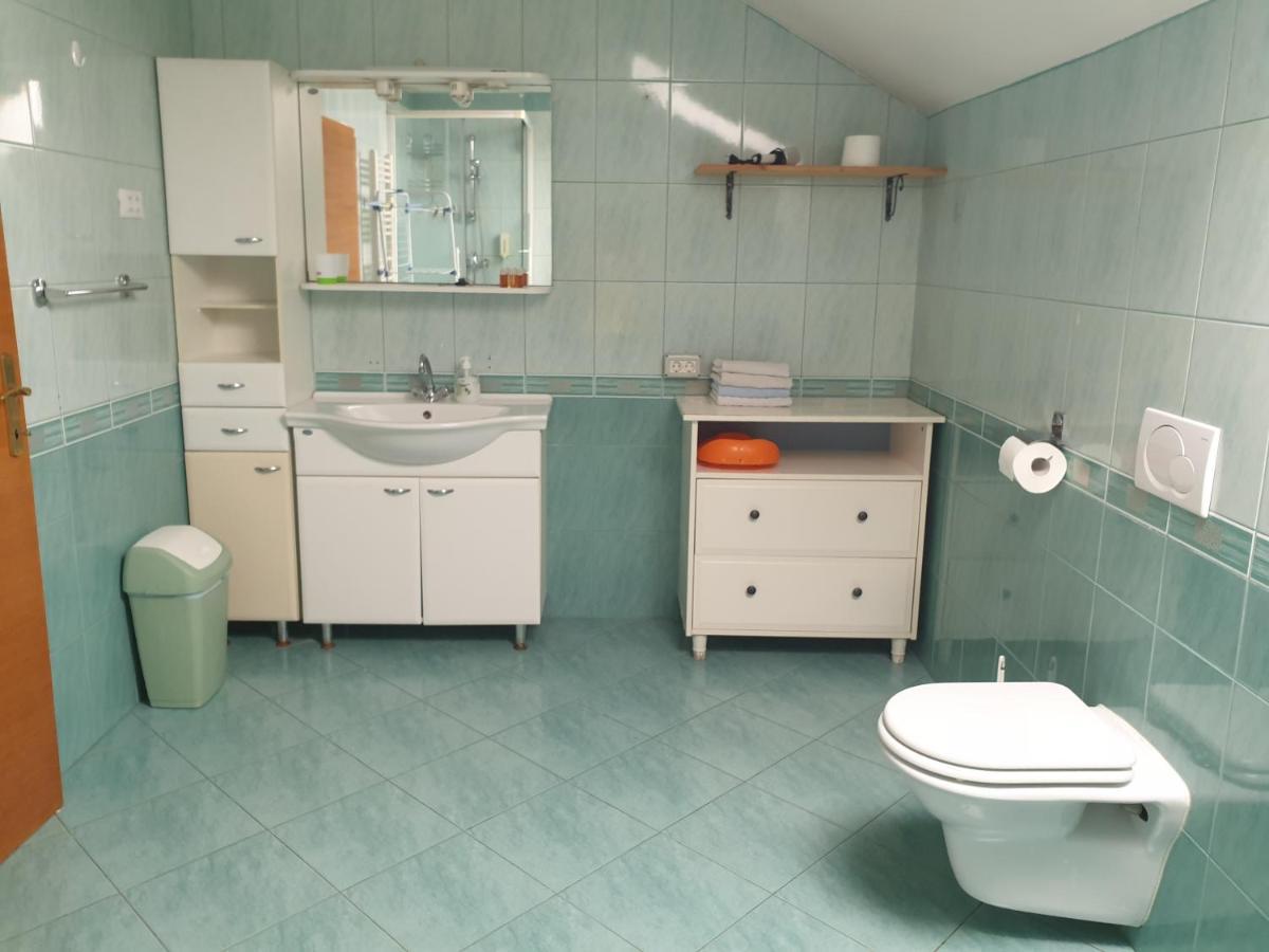 Hisa Bizjak Kranj Buitenkant foto