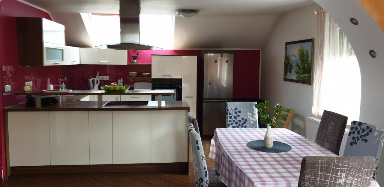 Hisa Bizjak Kranj Buitenkant foto